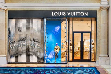 shop Louis Vuitton online